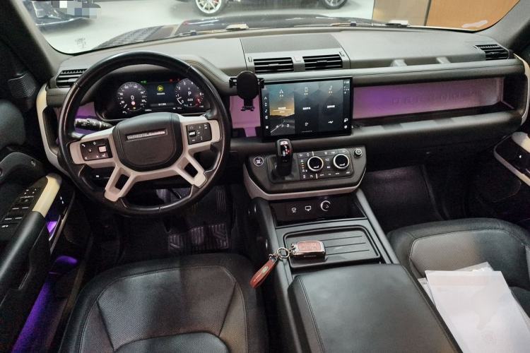Used Land Rover Defender 2023 Facelift 110 3.0T P400 X-DYNAMIC HSE Center Console