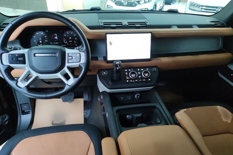 Used Land Rover Defender 2023 Facelift 110 3.0T P400 X-DYNAMIC HSE Center Console