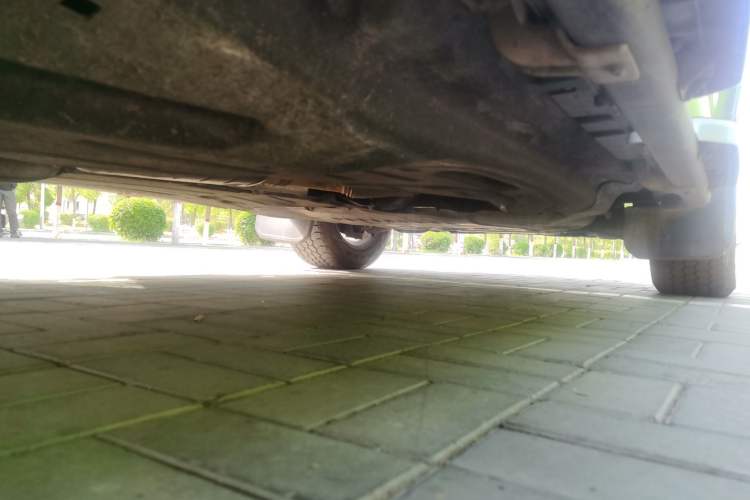 Used Land Rover Defender 2023 110 3.0T P400 Dark Edition Chassis Rear Right