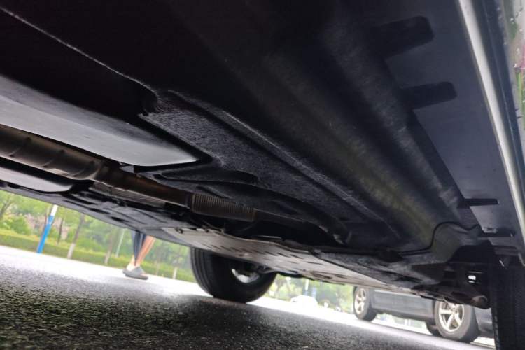 Used Land Rover Defender 2023 90 3.0T P400 Dark Edition Chassis Rear Right