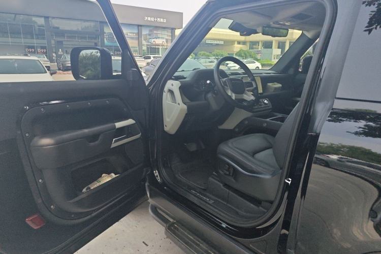 Used Land Rover Defender 2023 Facelift 90 3.0T P400 XS Driver Seat