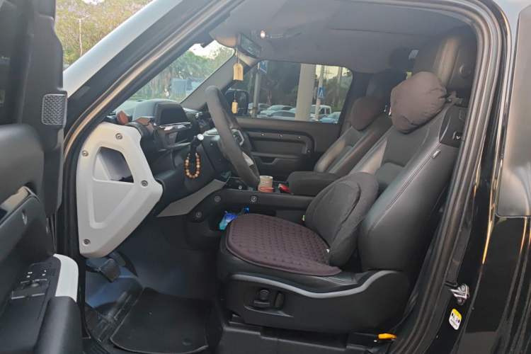 Used Land Rover Defender 2023 Revised Version 90 3.0T P400 Dark Edition Driver Seat