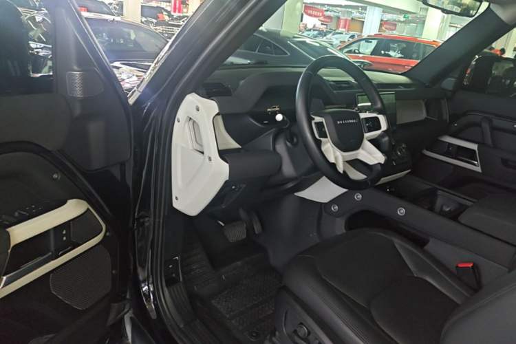 Used Land Rover Defender 2023 Facelift 90 2.0T P300 SE Driver Seat