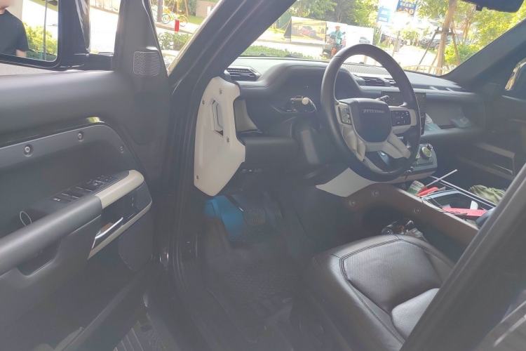Used Land Rover Defender 2023 Facelift 110 3.0T P400 Dark Edition Driver Seat