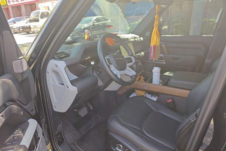 Used Land Rover Defender 2023 130 3.0T P400 HSE Driver Seat