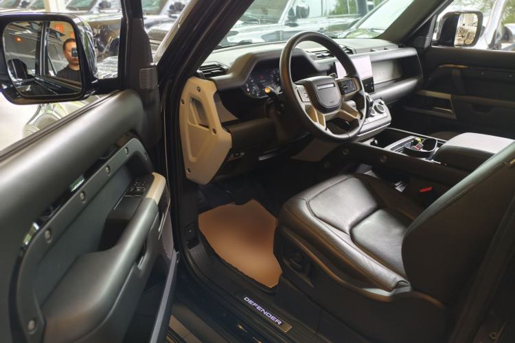 Used Land Rover Defender 2023 Facelift 90 3.0T P400 XS Driver Seat