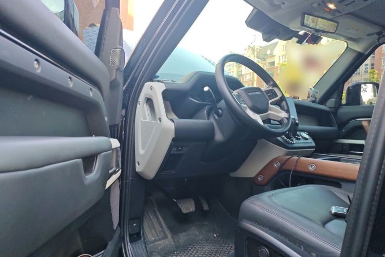 Used Land Rover Defender 2023 Facelift 110 3.0T P400 Dark Edition Driver Seat