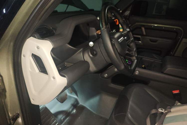 Used Land Rover Defender 2023 90 2.0T P300 X-DYNAMIC HSE Driver Seat