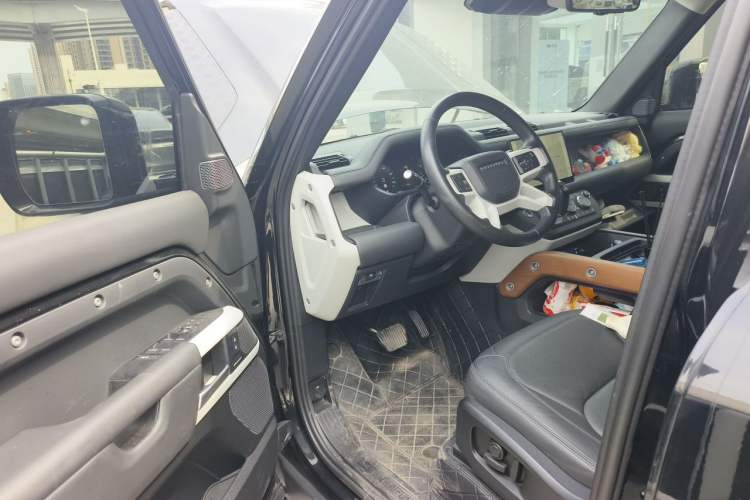 Used Land Rover Defender 2023 110 3.0T P400 Dark Edition Driver Seat