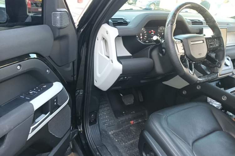 Used Land Rover Defender 2023 90 3.0T P400 XS Driver Seat