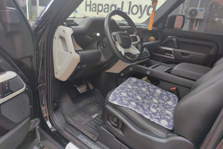 Used Land Rover Defender 2023 Revised Version 90 3.0T P400 Dark Edition Driver Seat