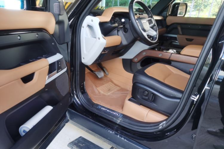 Used Land Rover Defender 2023 Facelift 110 3.0T P400 X-DYNAMIC HSE Driver Seat