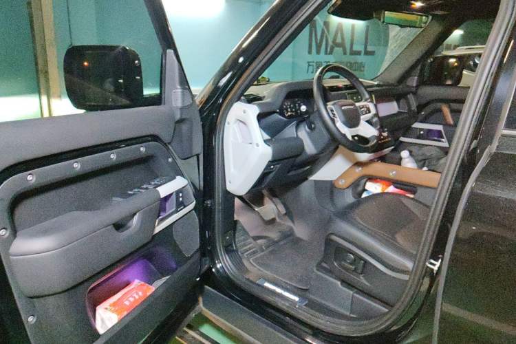Used Land Rover Defender 2023 Facelift 110 3.0T P400 X-DYNAMIC HSE Driver Seat