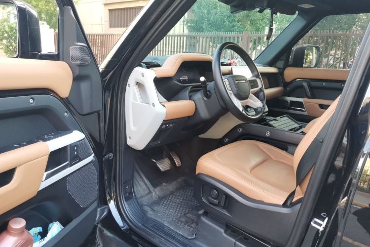 Used Land Rover Defender 2023 Facelift 110 3.0T P400 Dark Edition Driver Seat