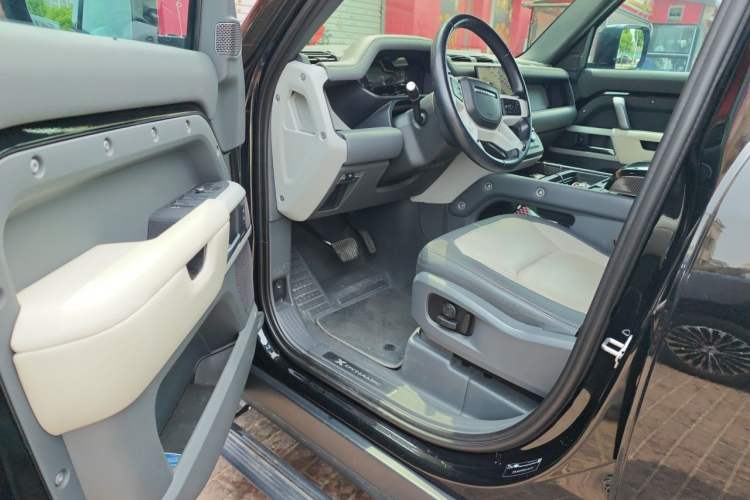 Used Land Rover Defender 2023 110 3.0T P400 Dark Edition Driver Seat