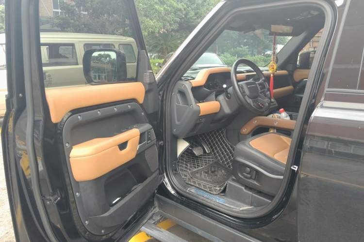 Used Land Rover Defender 2023 Facelift 110 3.0T P400 X Driver Seat
