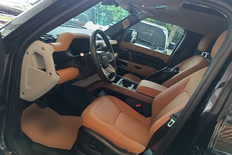 Used Land Rover Defender 2023 Facelift 110 3.0T P400 Dark Edition Driver Seat