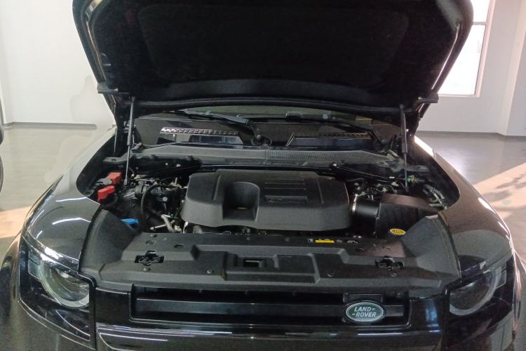 Used Land Rover Defender 2023 Facelift 90 3.0T P400 XS Engine Bay