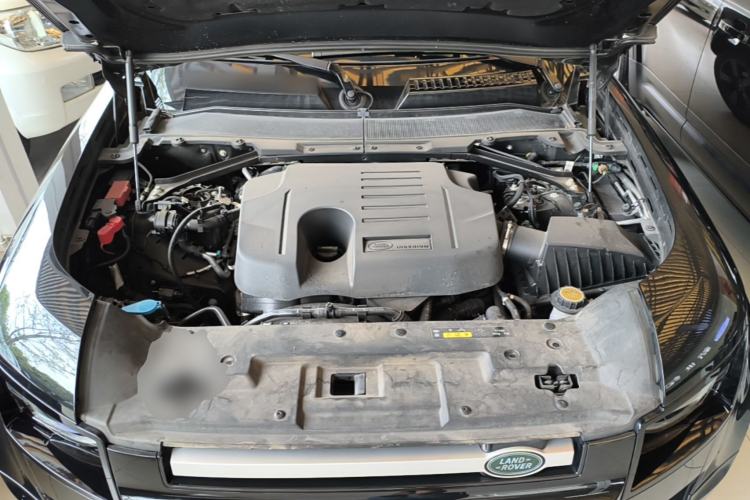 Used Land Rover Defender 2023 Facelift 90 3.0T P400 XS Engine Bay
