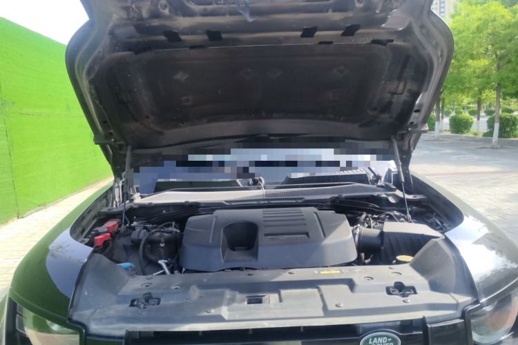 Used Land Rover Defender 2023 110 3.0T P400 Dark Edition Engine Bay