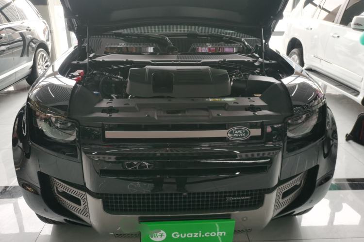 Used Land Rover Defender 2023 Facelift 110 3.0T P400 X-DYNAMIC HSE Engine Bay