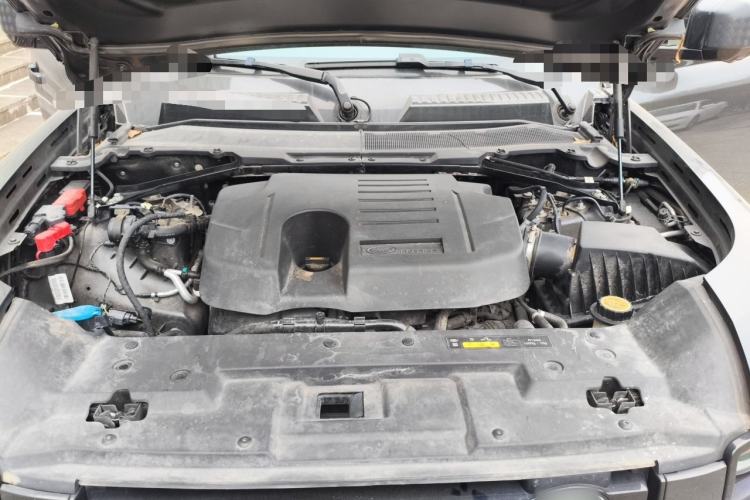Used Land Rover Defender 2023 110 3.0T P400 Dark Edition Engine Bay