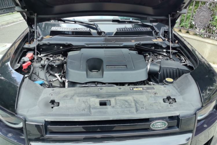 Used Land Rover Defender 2023 130 3.0T P400 HSE Engine Bay