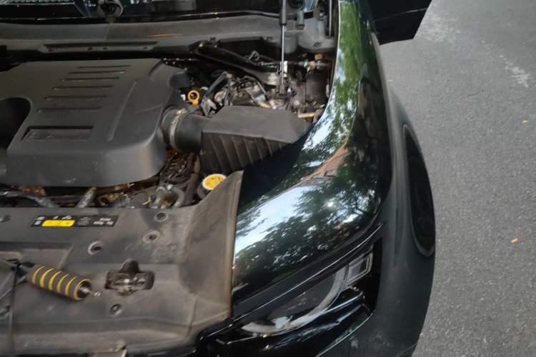 Used Land Rover Defender 2023 Facelift 110 3.0T P400 X-DYNAMIC HSE Engine Bay Left