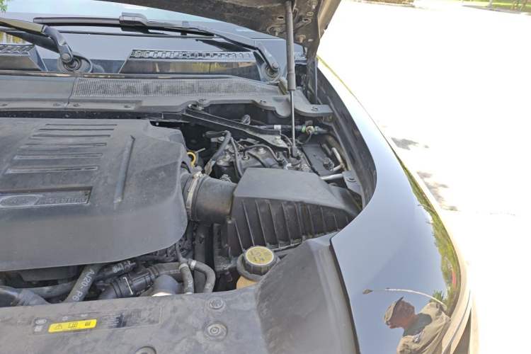 Used Land Rover Defender 2023 130 3.0T P400 HSE Engine Bay Left
