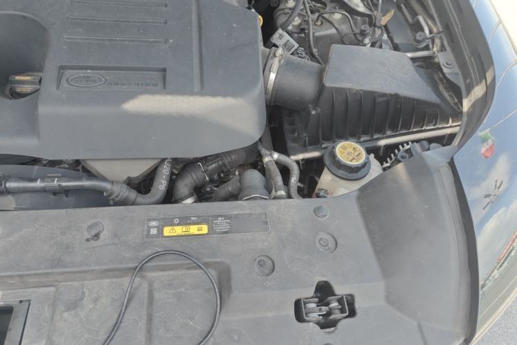 Used Land Rover Defender 2023 130 3.0T P400 X Engine Bay Left
