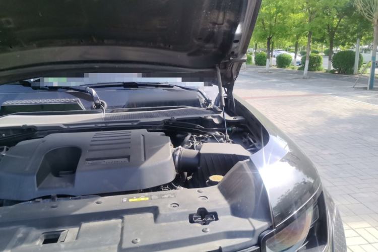 Used Land Rover Defender 2023 110 3.0T P400 Dark Edition Engine Bay Left
