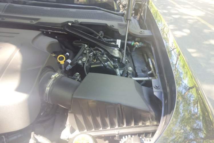 Used Land Rover Defender 2023 110 3.0T P400 X-DYNAMIC HSE Engine Bay Left