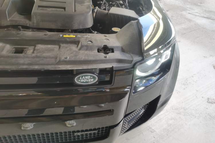 Used Land Rover Defender 2023 Facelift 110 3.0T P400 X-DYNAMIC HSE Engine Bay Left