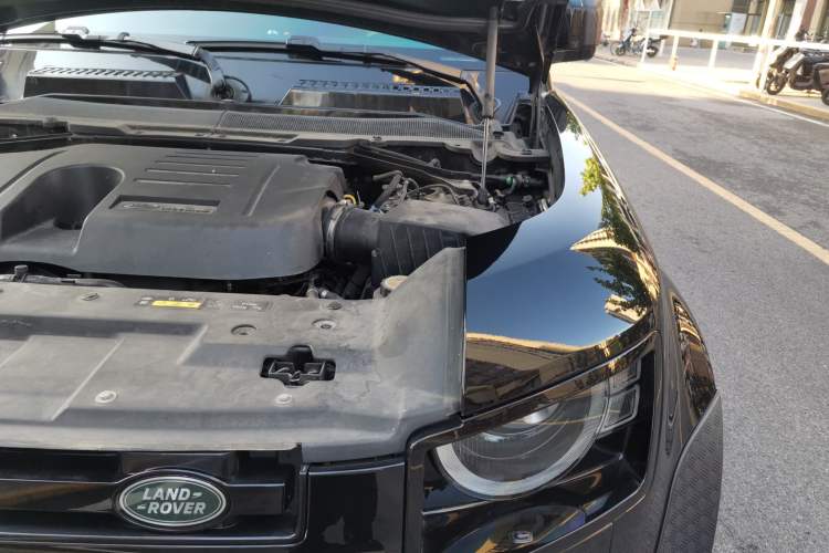 Used Land Rover Defender 2023 Facelift 110 3.0T P400 Dark Edition Engine Bay Left