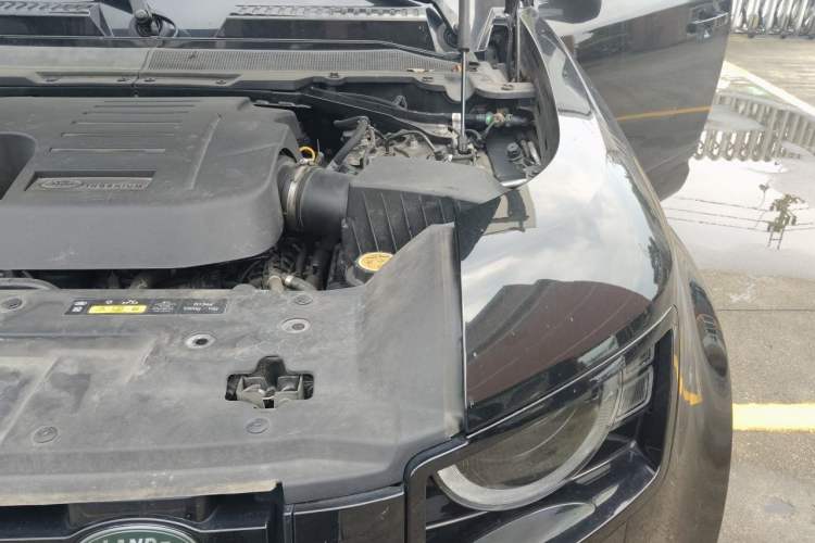 Used Land Rover Defender 2023 Facelift 110 3.0T P400 X Engine Bay Left