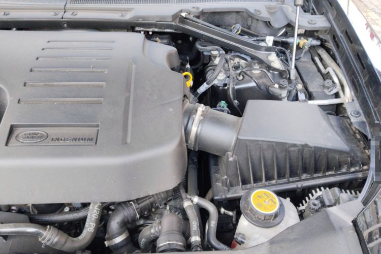 Used Land Rover Defender 2023 130 3.0T P400 HSE Engine Bay Left