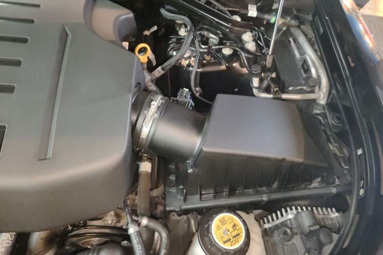 Used Land Rover Defender 2023 110 3.0T P400 X-DYNAMIC HSE Engine Bay Left