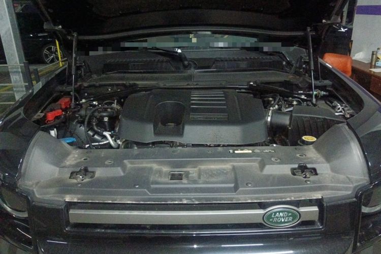 Used Land Rover Defender 2023 Facelift 110 3.0T P400 X-DYNAMIC HSE Engine Bay