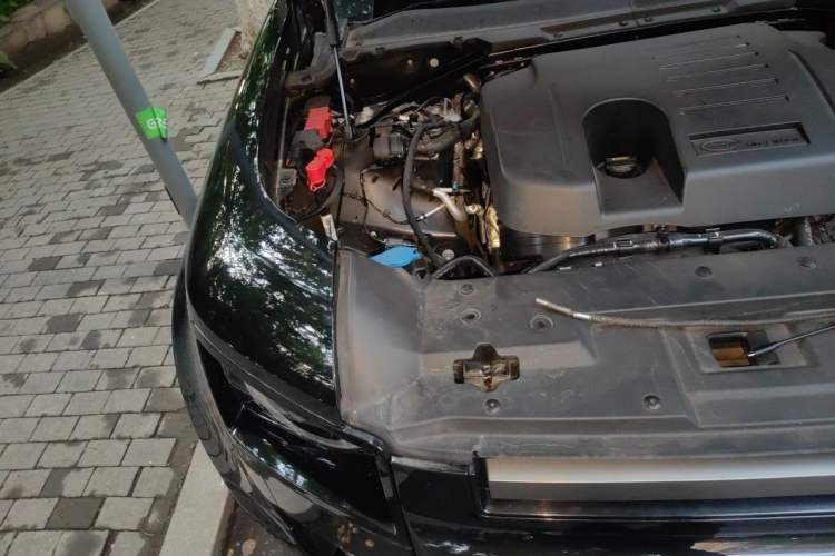 Used Land Rover Defender 2023 Facelift 110 3.0T P400 X-DYNAMIC HSE Engine Bay Right