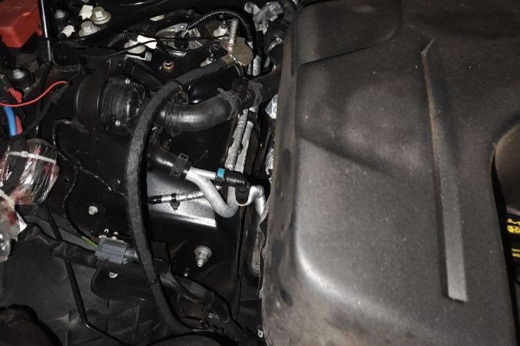Used Land Rover Defender 2023 90 3.0T P400 Dark Edition Engine Bay Right