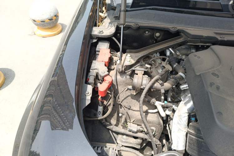 Used Land Rover Defender 2023 90 3.0T P400 XS Engine Bay Right