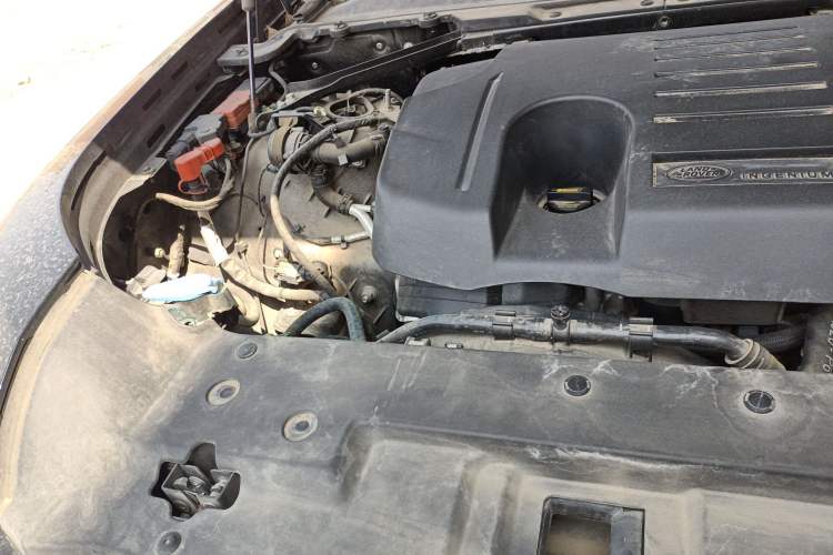 Used Land Rover Defender 2023 Facelift 90 3.0T P400 XS Engine Bay Right
