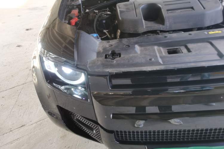 Used Land Rover Defender 2023 Facelift 110 3.0T P400 X-DYNAMIC HSE Engine Bay Right
