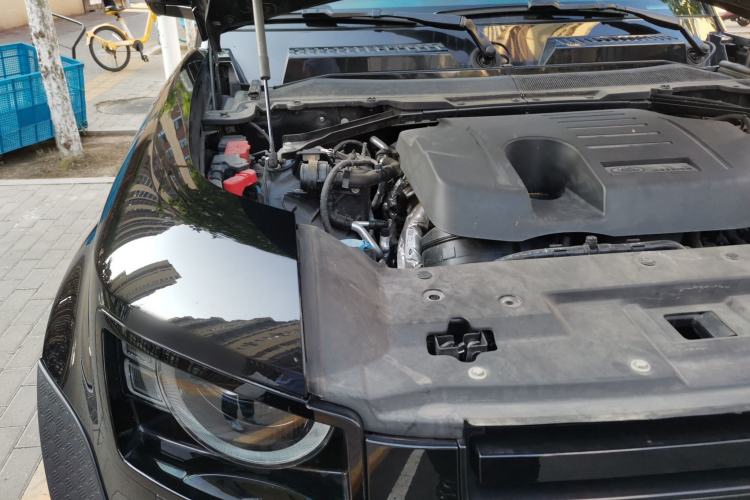 Used Land Rover Defender 2023 Facelift 110 3.0T P400 Dark Edition Engine Bay Right