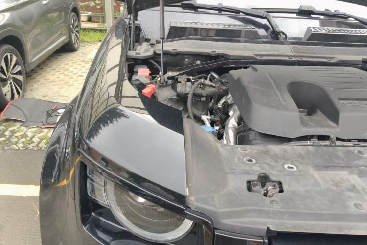 Used Land Rover Defender 2023 Facelift 110 3.0T P400 X Engine Bay Right