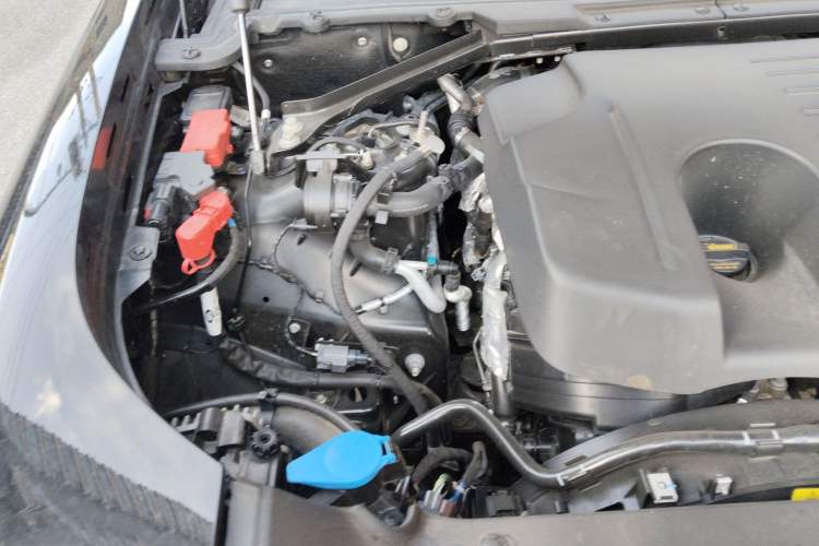 Used Land Rover Defender 2023 130 3.0T P400 HSE Engine Bay Right