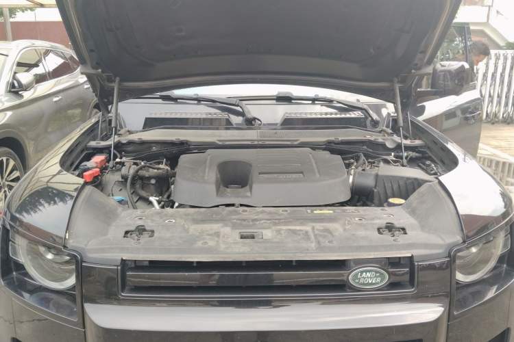 Used Land Rover Defender 2023 Facelift 110 3.0T P400 X Engine Bay