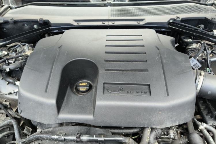 Used Land Rover Defender 2023 130 3.0T P400 HSE Engine Bay