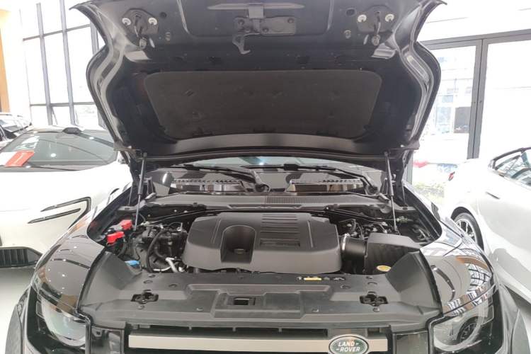 Used Land Rover Defender 2023 Facelift 110 3.0T P400 X-DYNAMIC HSE Engine Bay