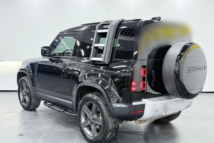 Used Land Rover Defender 2023 Facelift 90 2.0T P300 SE Exterior 3